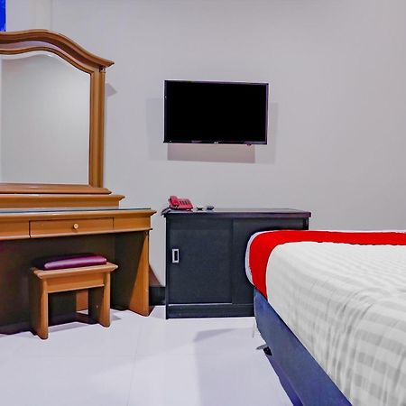 Oyo 117 Blueberry Homestay Джакарта Экстерьер фото