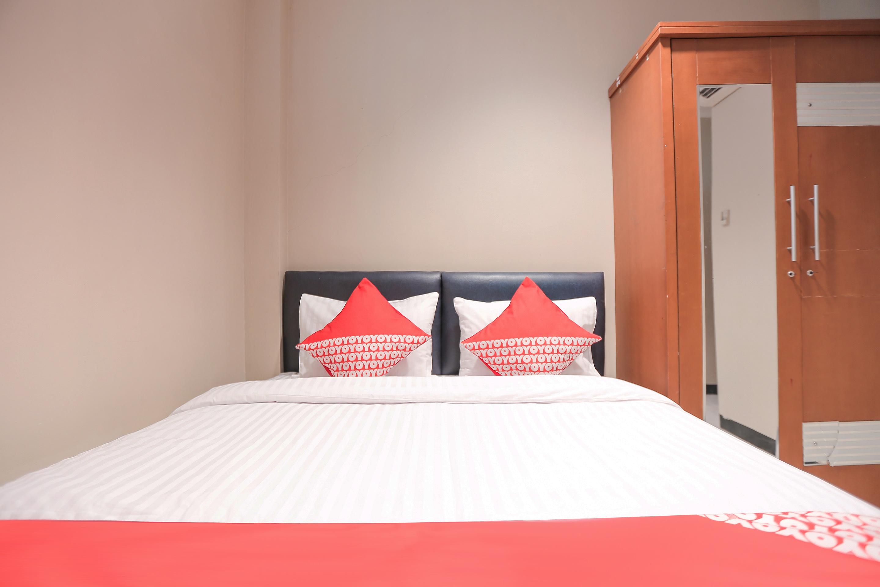Oyo 117 Blueberry Homestay Джакарта Экстерьер фото