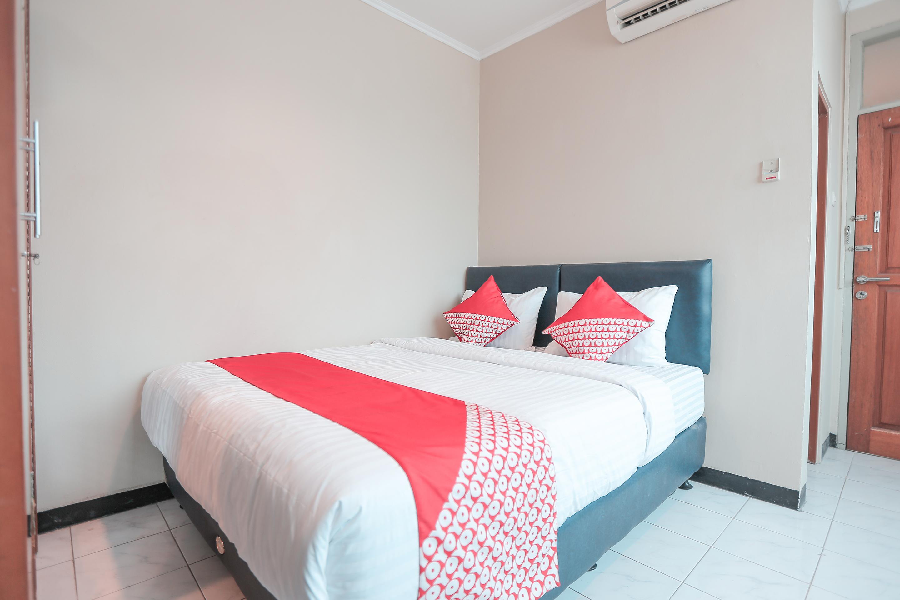 Oyo 117 Blueberry Homestay Джакарта Экстерьер фото