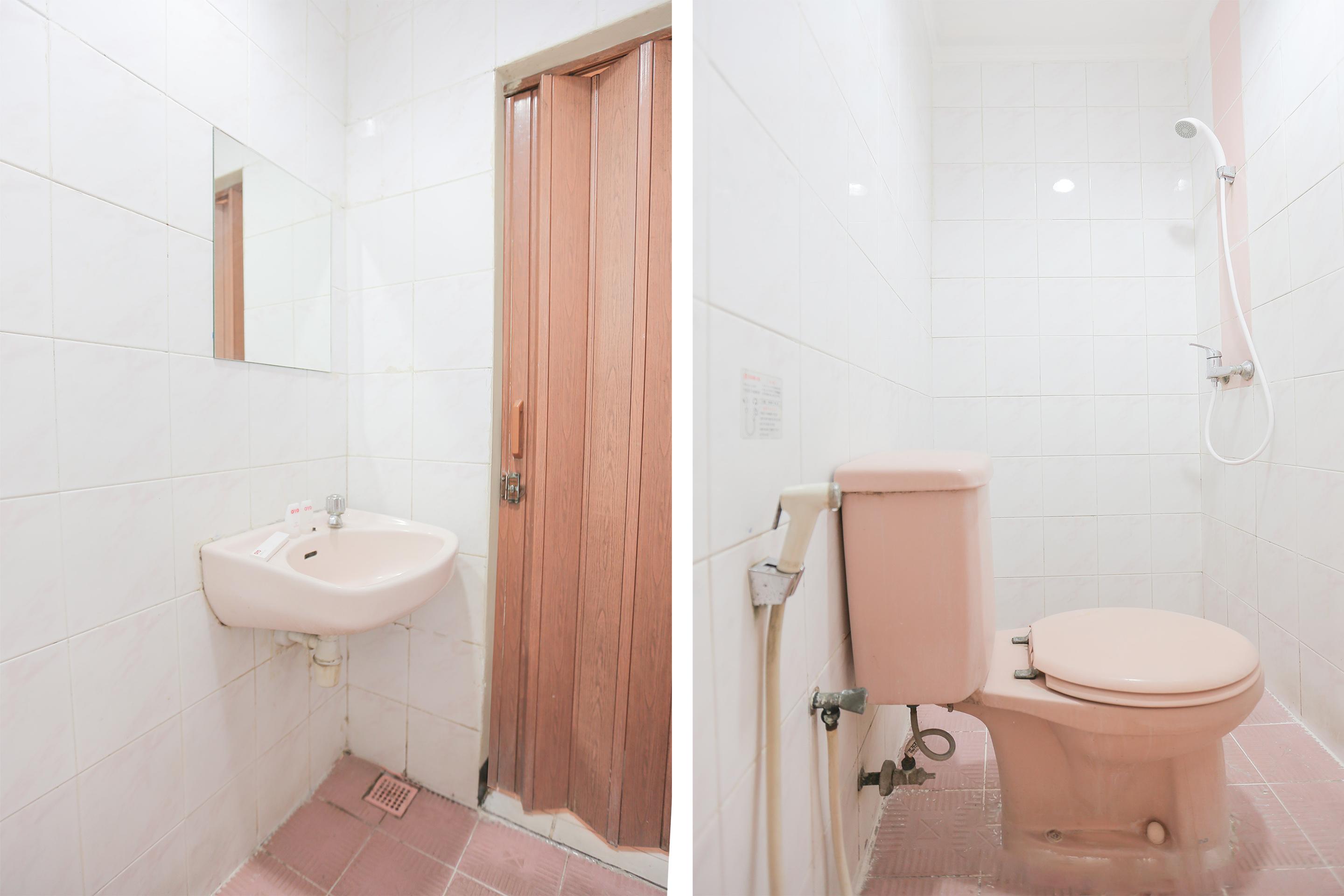 Oyo 117 Blueberry Homestay Джакарта Экстерьер фото