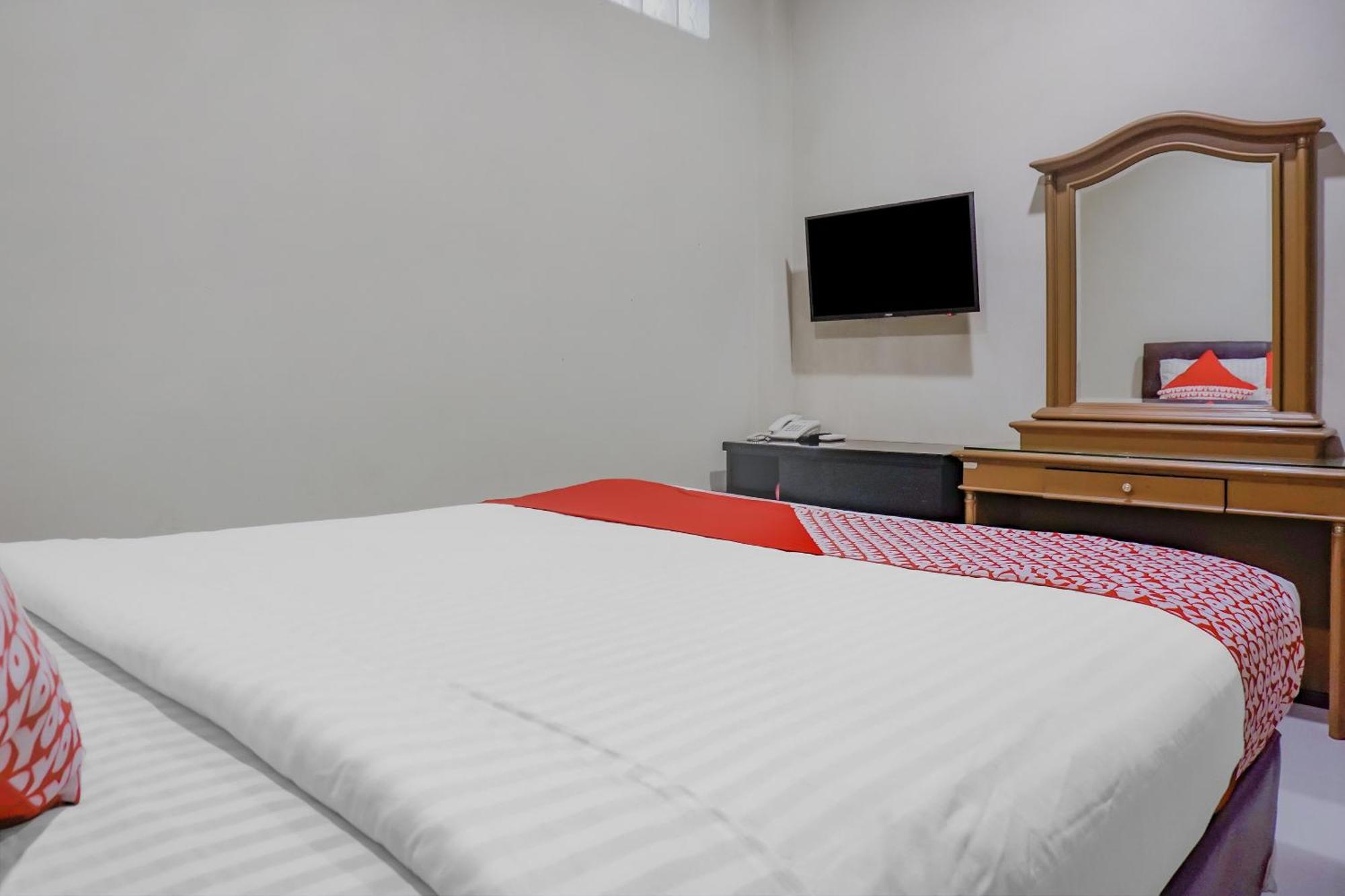 Oyo 117 Blueberry Homestay Джакарта Экстерьер фото