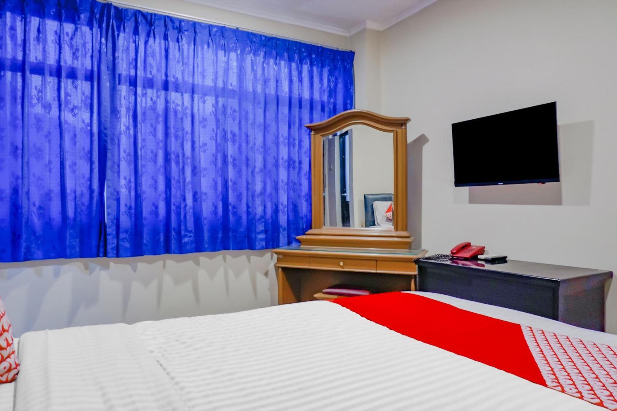 Oyo 117 Blueberry Homestay Джакарта Экстерьер фото