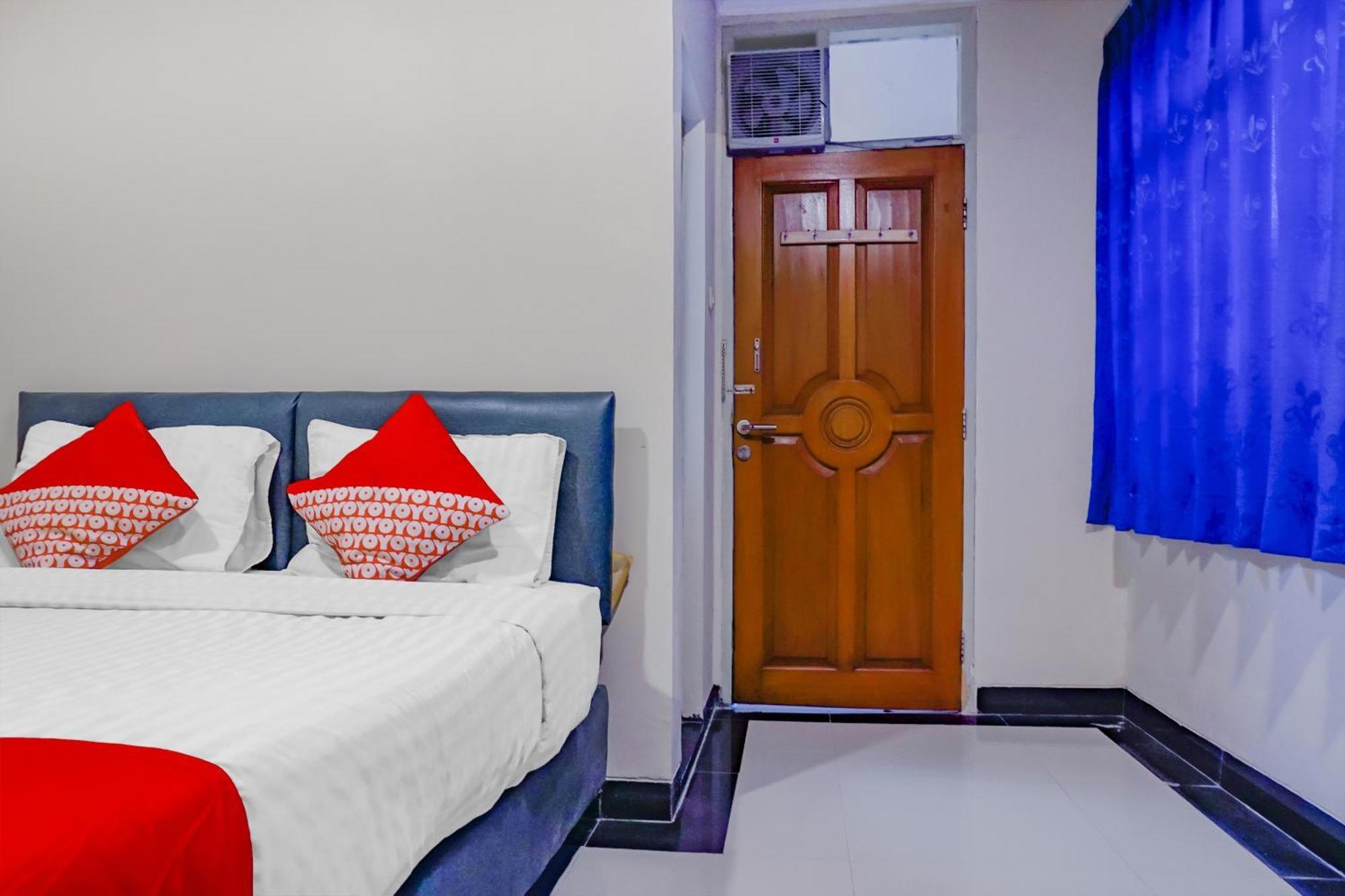 Oyo 117 Blueberry Homestay Джакарта Экстерьер фото