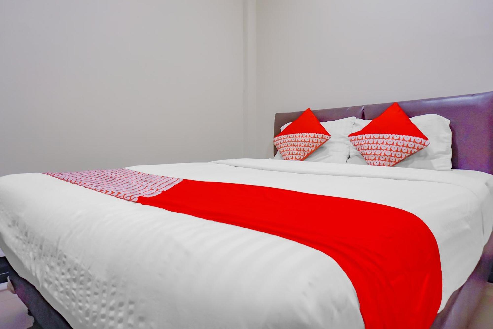 Oyo 117 Blueberry Homestay Джакарта Экстерьер фото