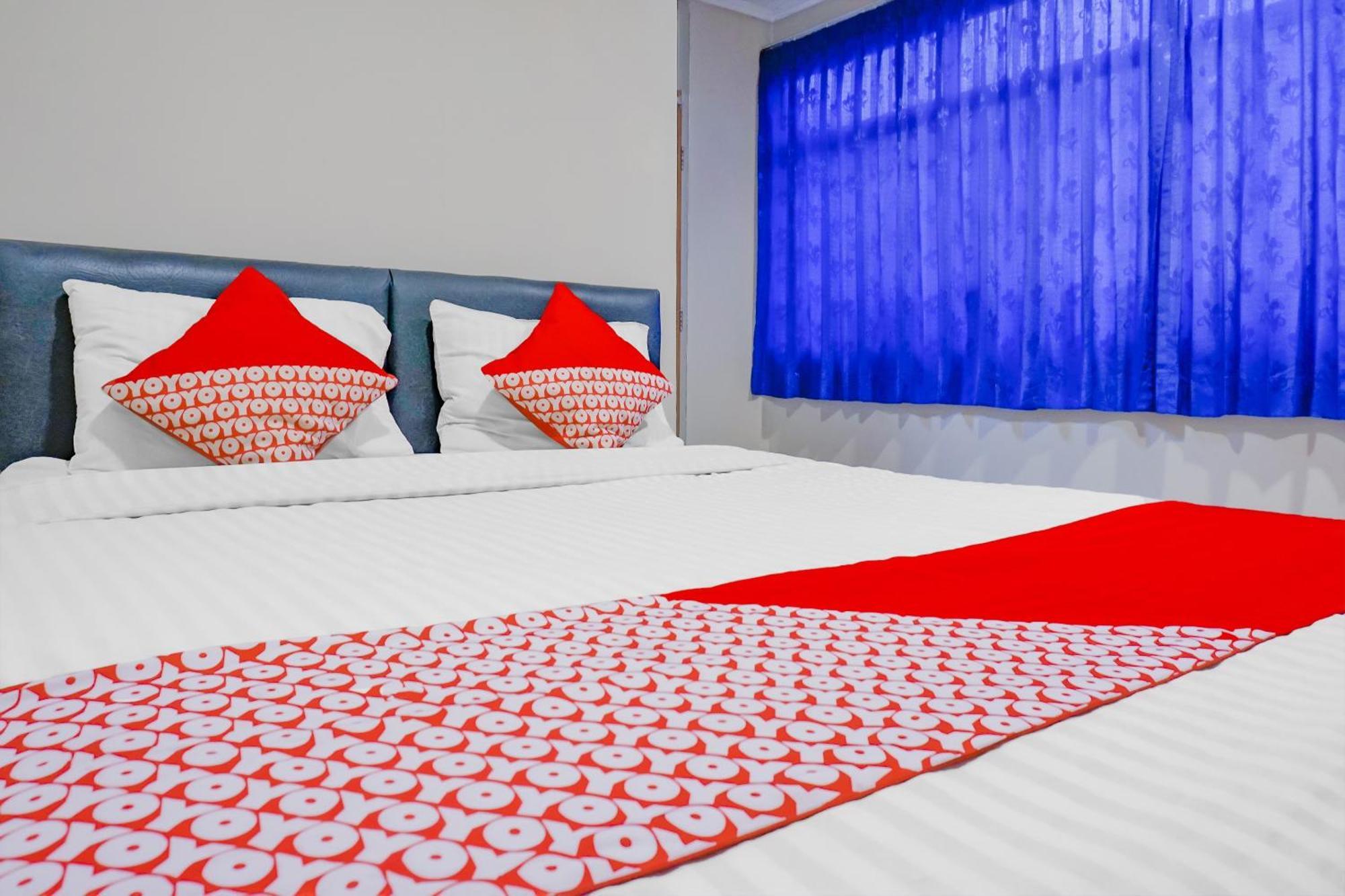 Oyo 117 Blueberry Homestay Джакарта Экстерьер фото