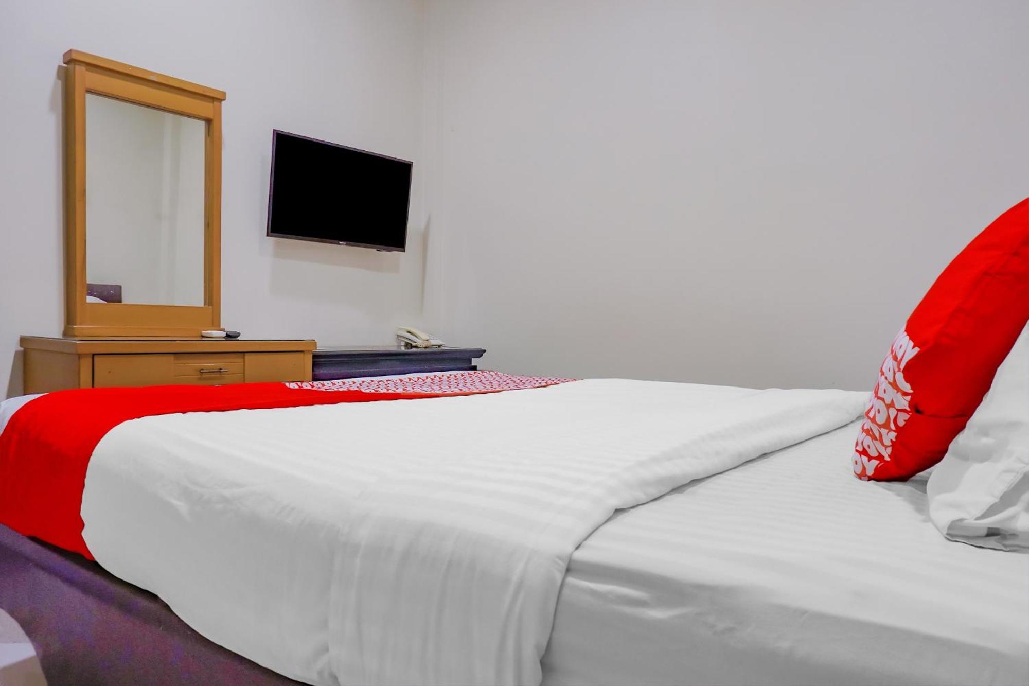 Oyo 117 Blueberry Homestay Джакарта Экстерьер фото