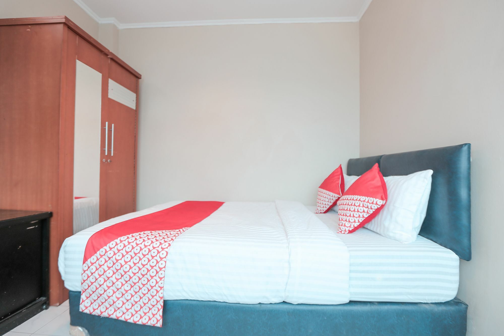 Oyo 117 Blueberry Homestay Джакарта Экстерьер фото